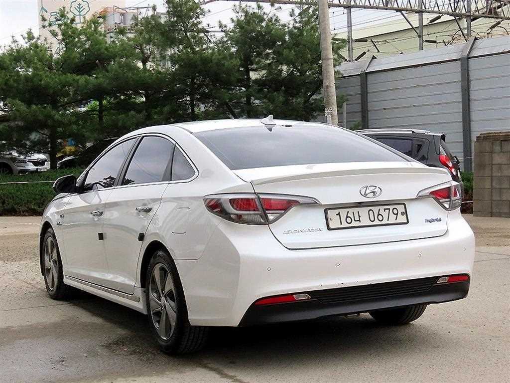 HYUNDAI Sonata - Vista 3