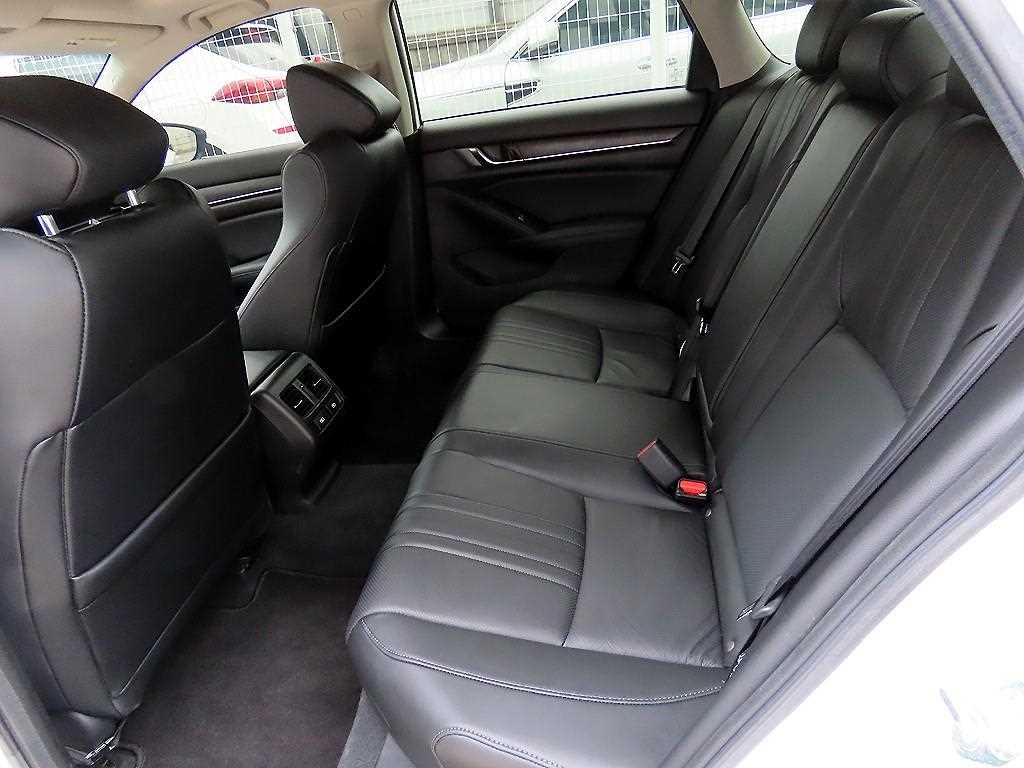 Honda Accord - Vista 6