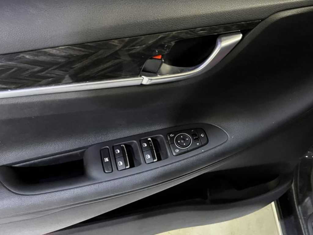 HYUNDAI Grandeur - Vista 12