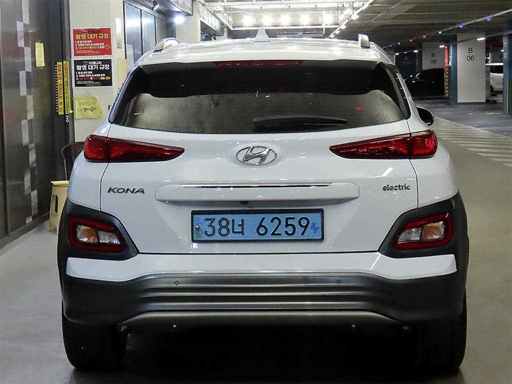 HYUNDAI Kona - Vista 5