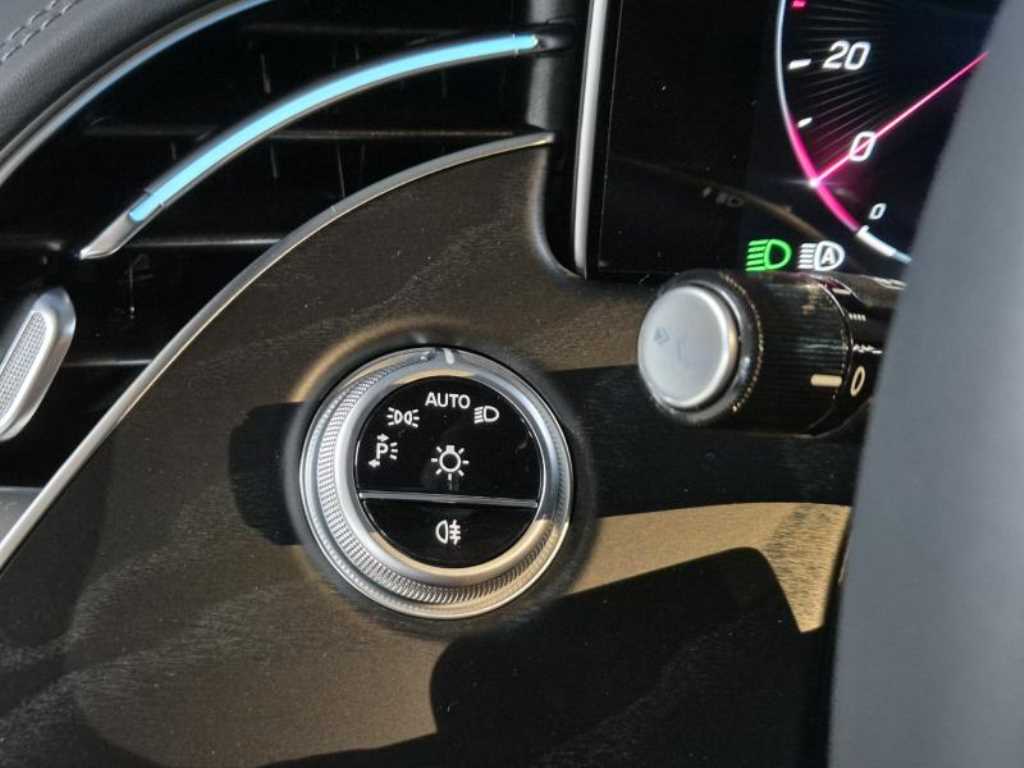 Mercedes Benz E class - Vista 12