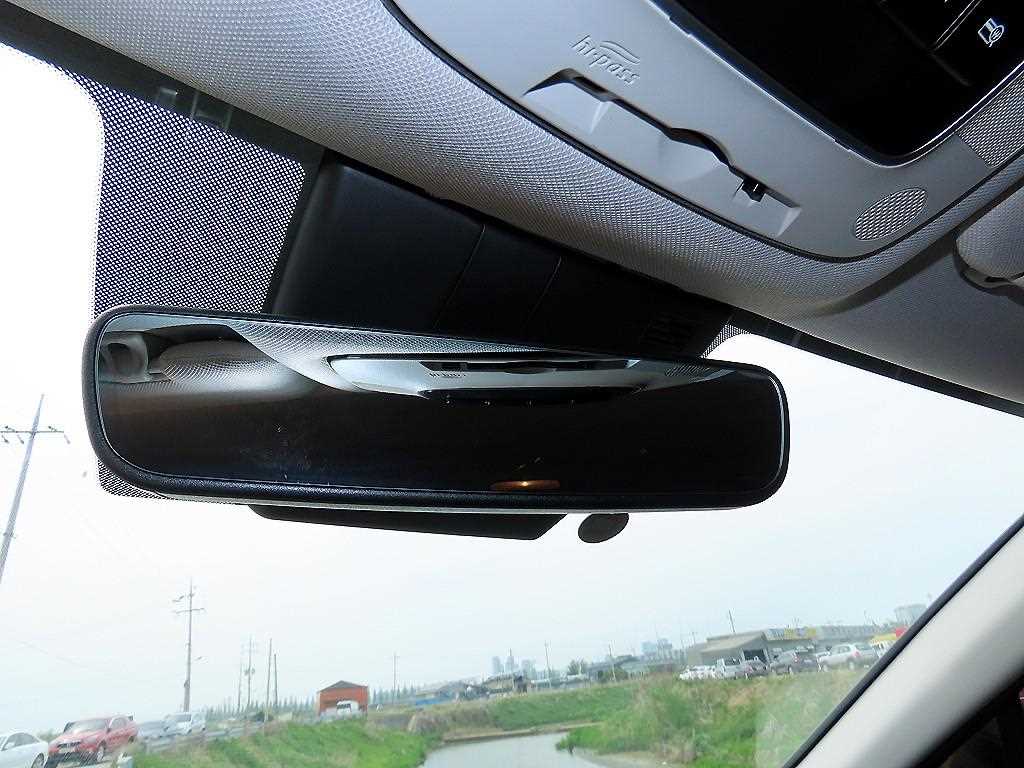 HYUNDAI Sonata - Vista 12
