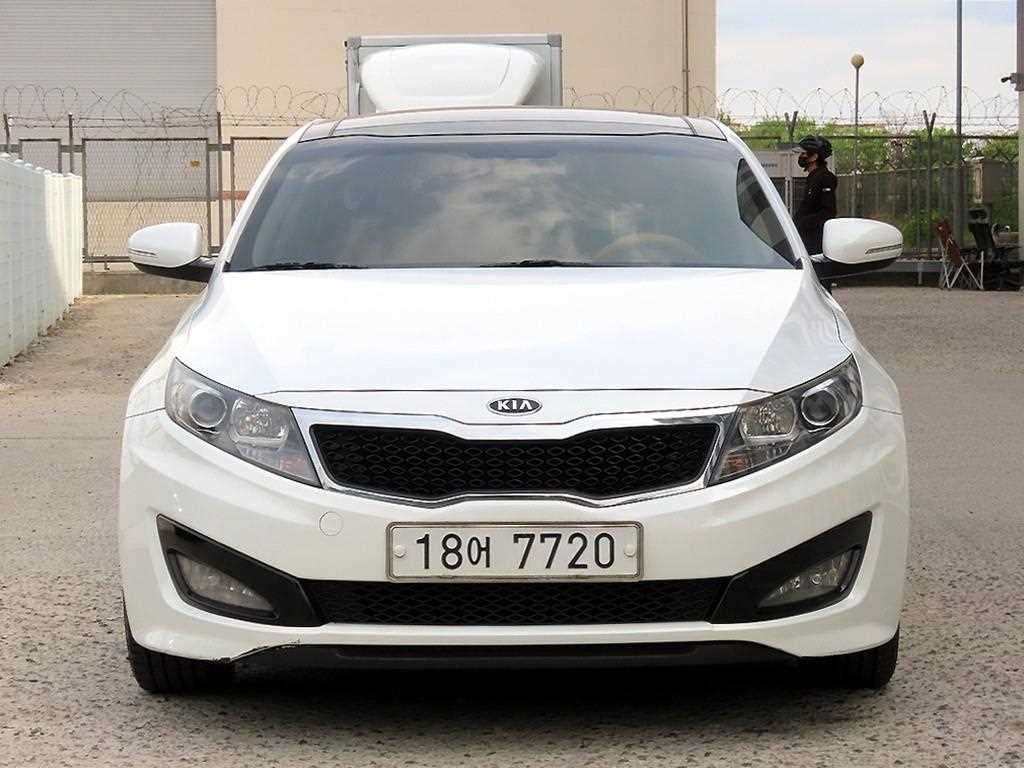 KIA K5 2011 Blanco - Importación desde Corea - HF Imports Iquique - Foto 1