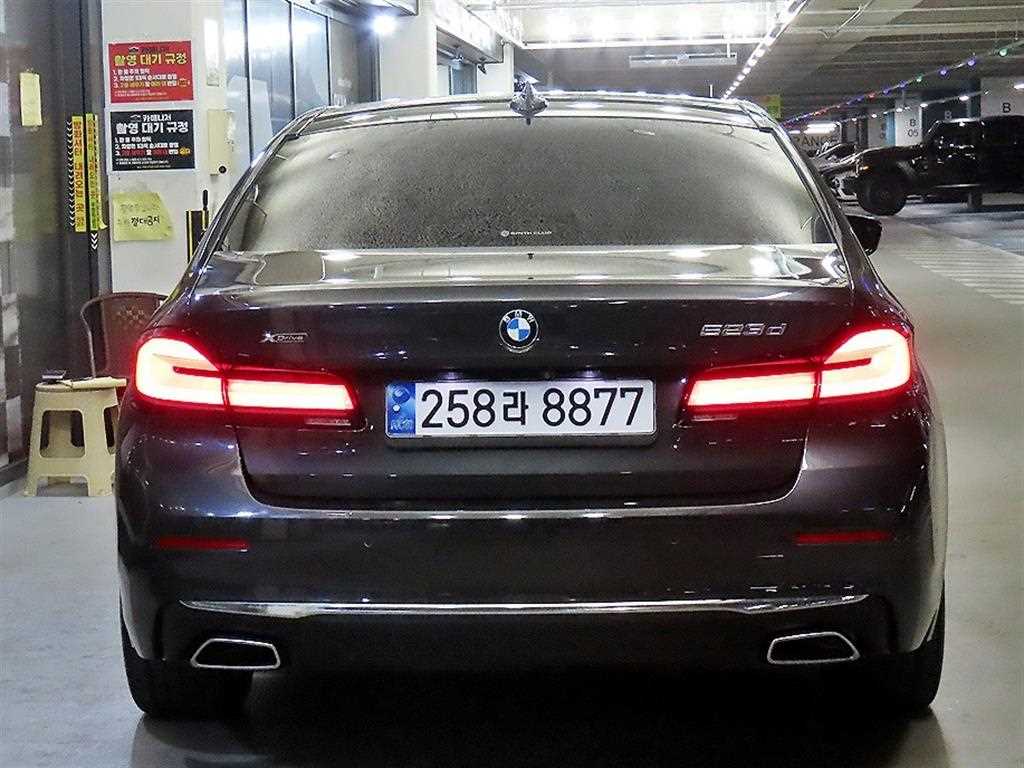 BMW 5 Series - Vista 5