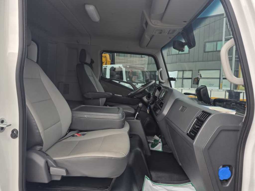 medium and large cargo truck - Vista 12