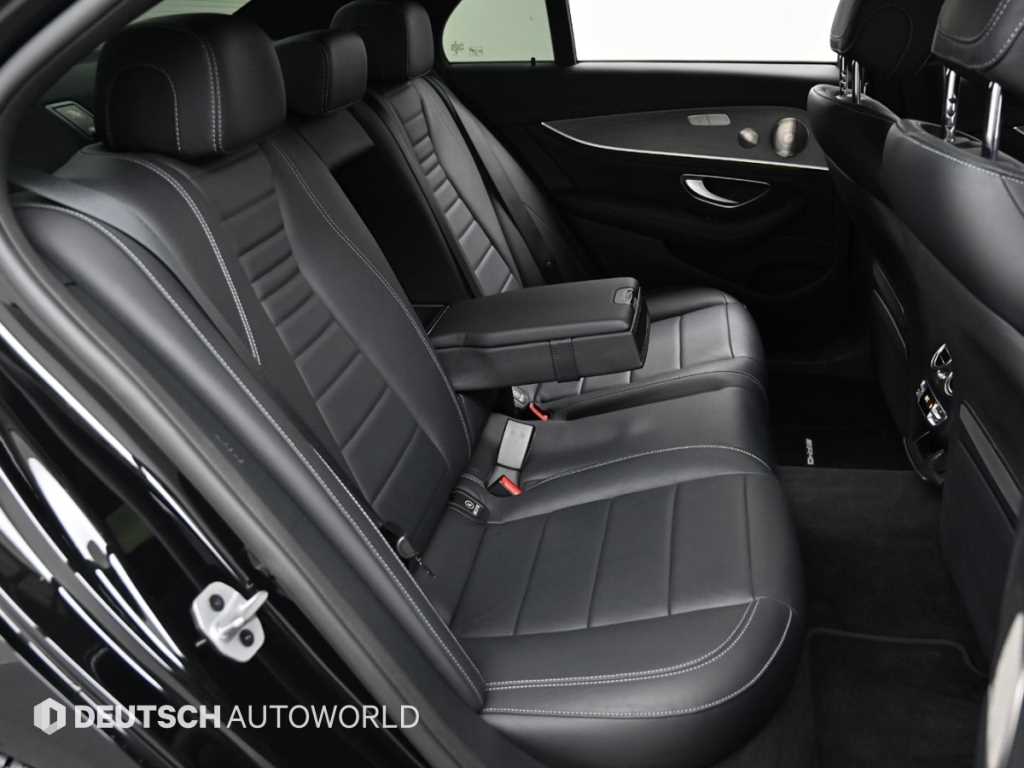 Mercedes Benz E class - Vista 12