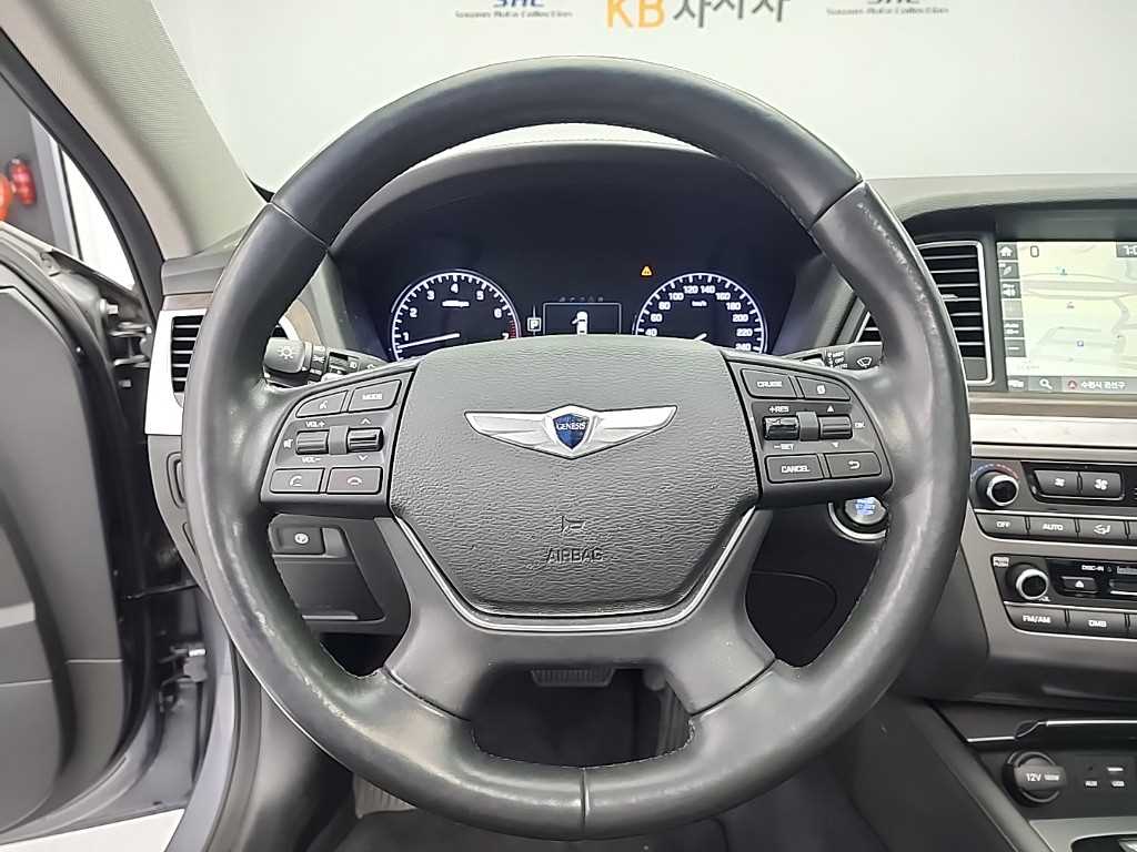HYUNDAI Genesis - Vista 9