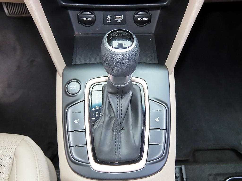 HYUNDAI Kona - Vista 10