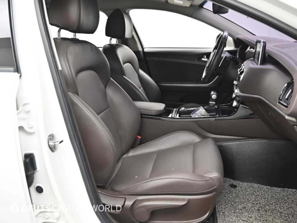 KIA Stinger - Vista 10
