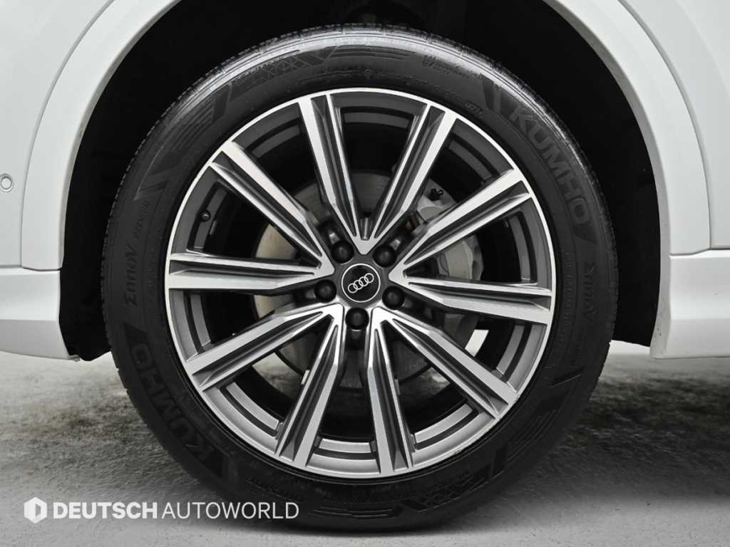 Audi Q8 - Vista 5