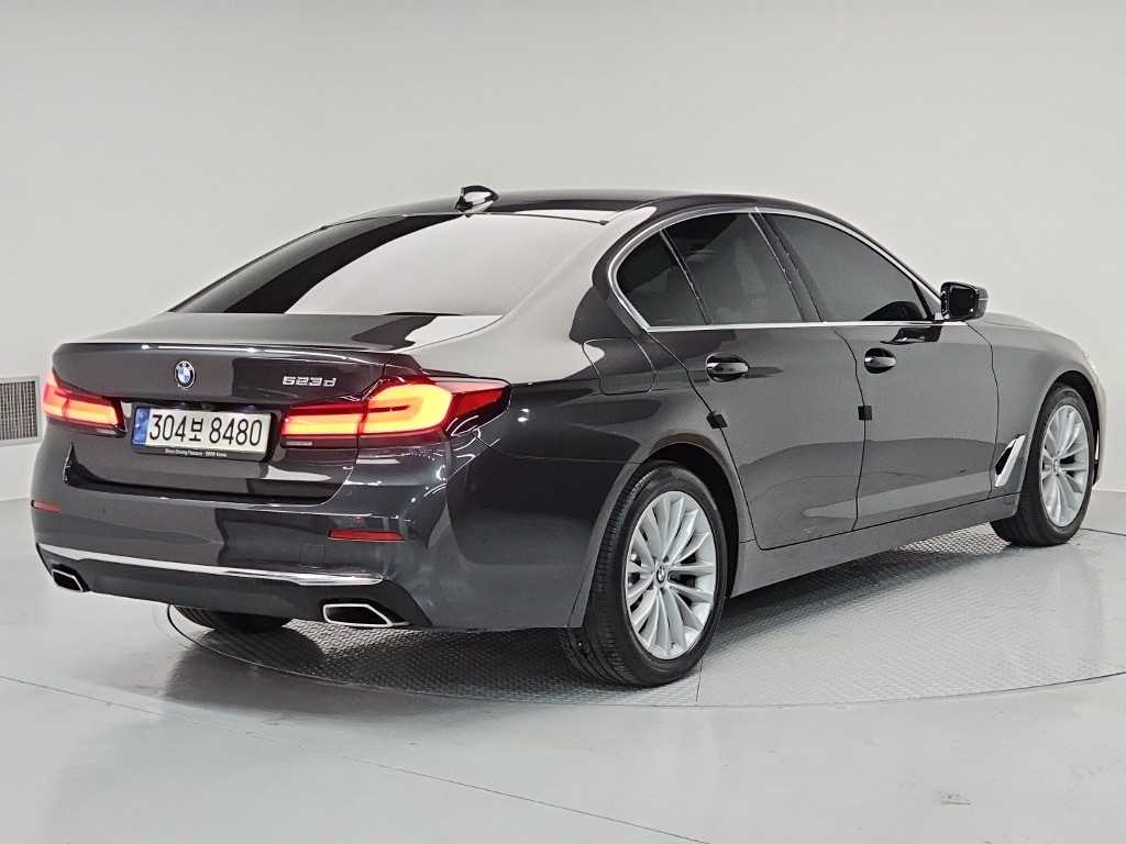BMW 5 Series - Vista 4