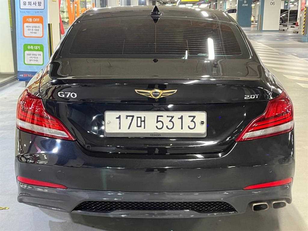 Genesis G70 - Vista 5