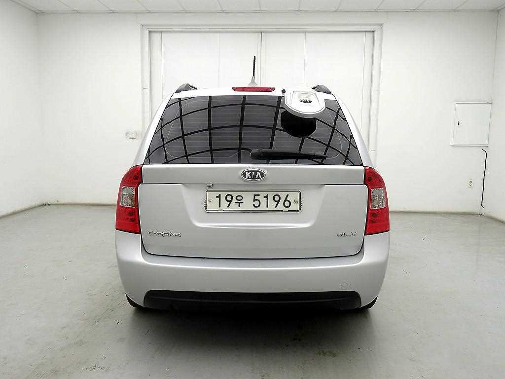 KIA Carens - Vista 3