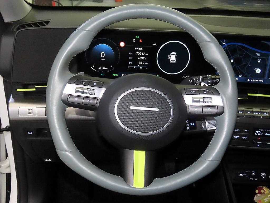 HYUNDAI Kona - Vista 8