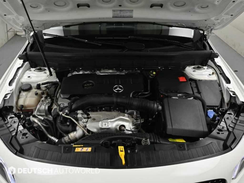 Mercedes Benz GLB Class - Vista 6