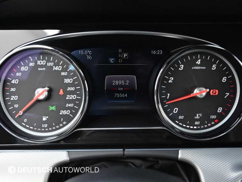 Mercedes Benz E class - Vista 8