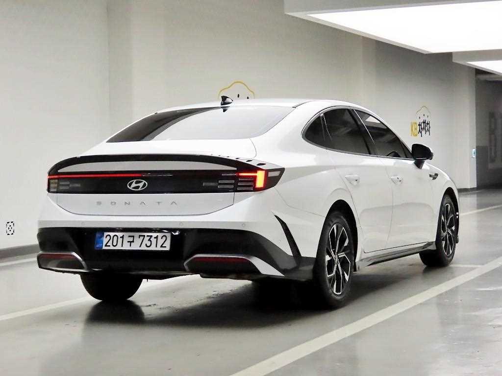 HYUNDAI Sonata - Vista 4