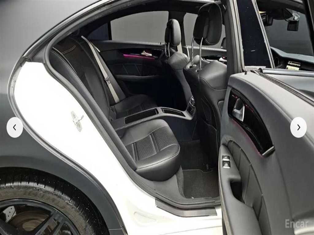 Mercedes Benz CLS Class - Vista 8