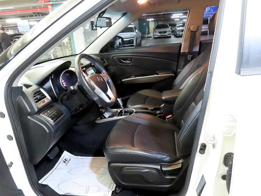 Ssangyong Tivoli - Vista 6