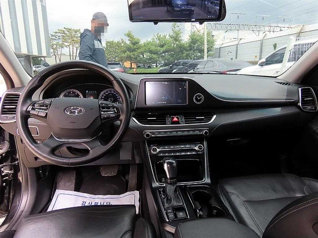 HYUNDAI Grandeur - Vista 7