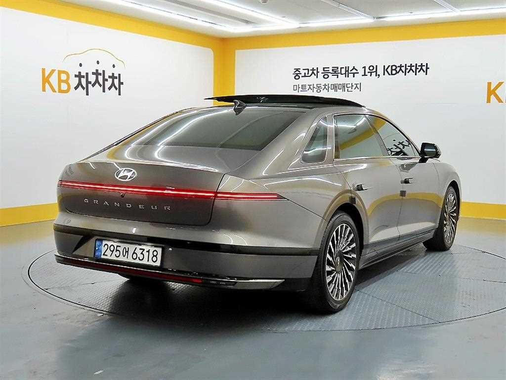 HYUNDAI Grandeur - Vista 4