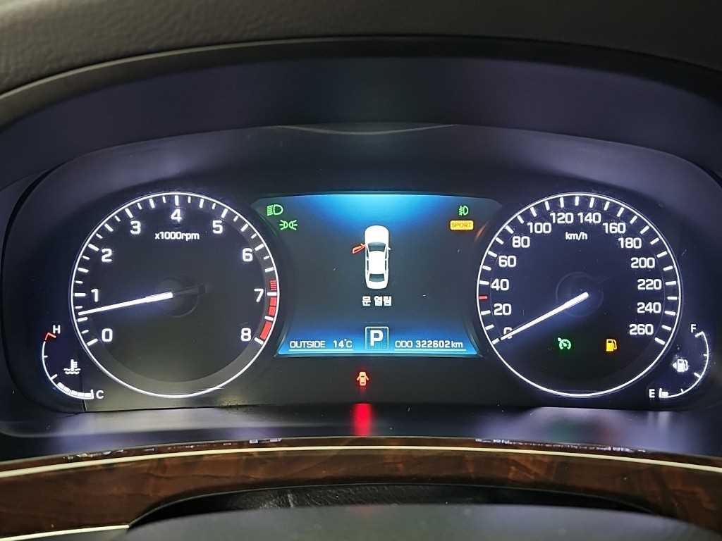 HYUNDAI Equus - Vista 6