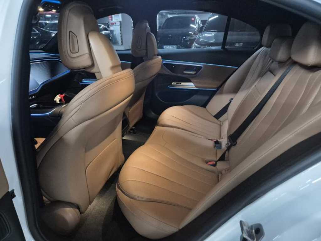 Mercedes Benz E class - Vista 8