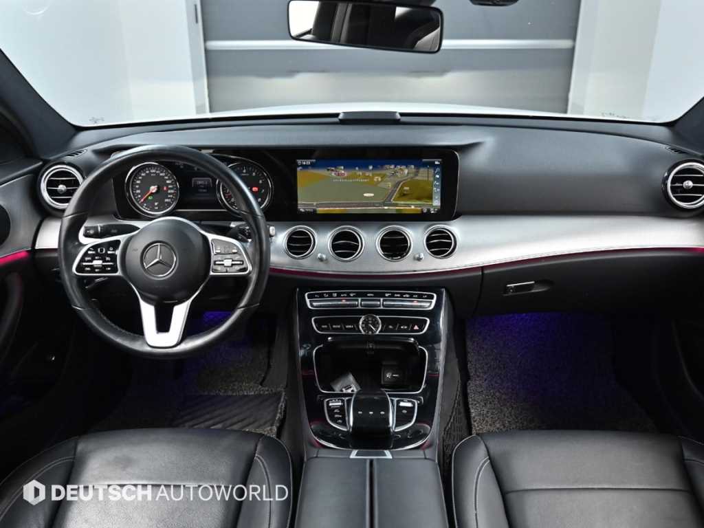 Mercedes Benz E class - Vista 7