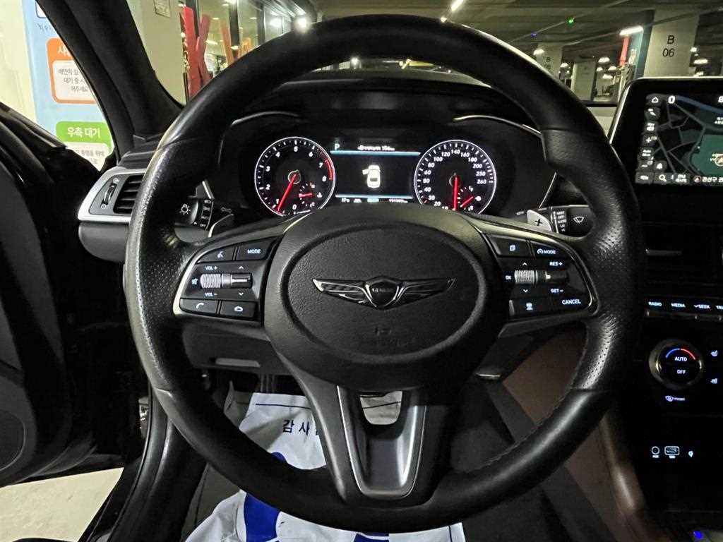 Genesis G70 - Vista 12