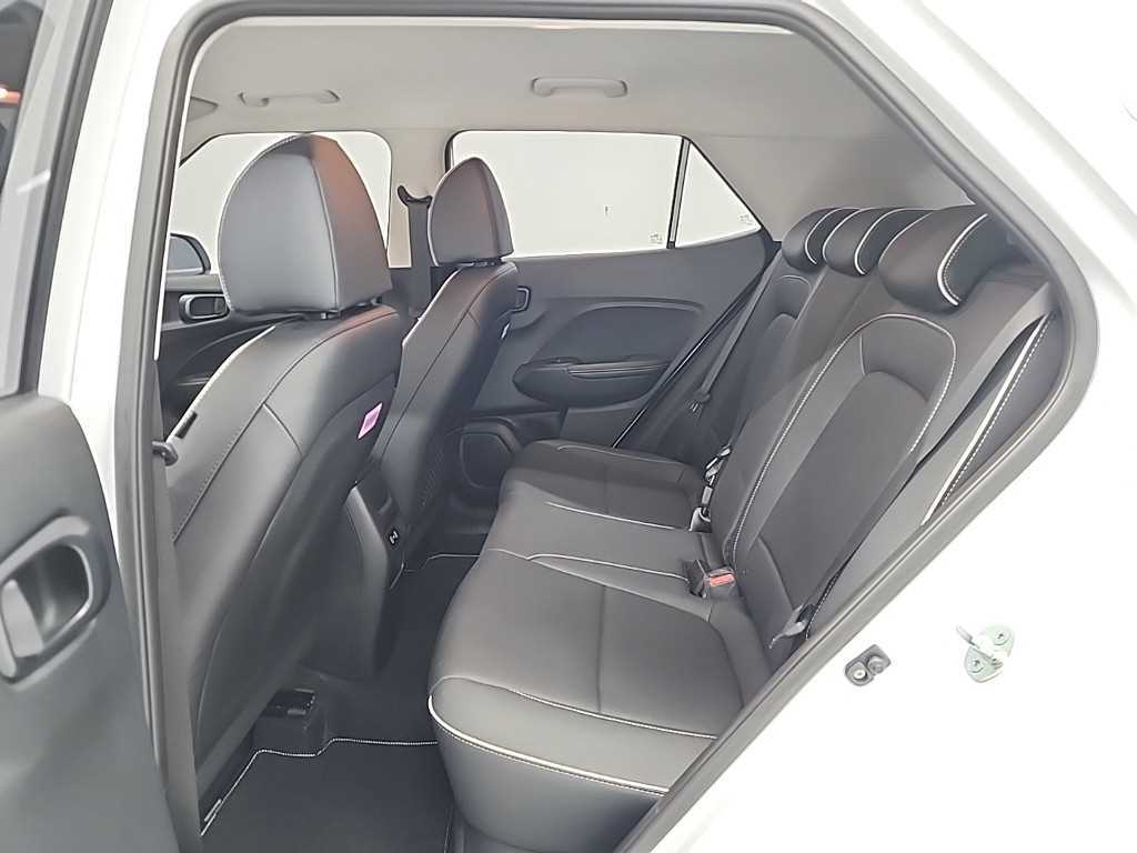 HYUNDAI Venue - Vista 12