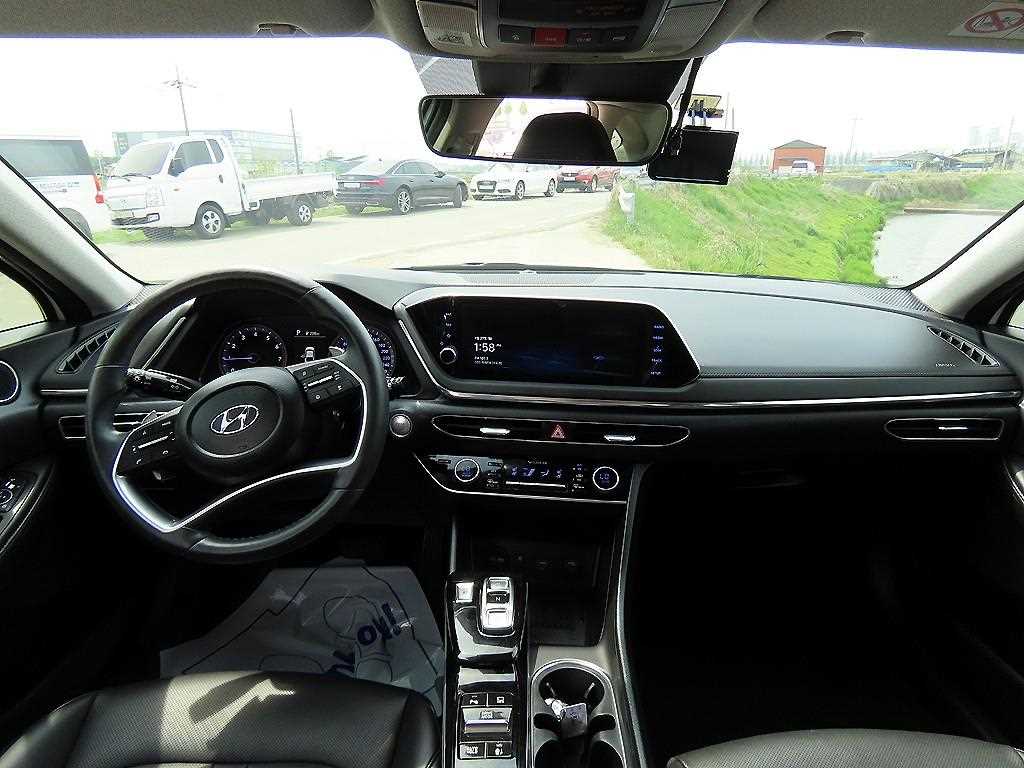 HYUNDAI Sonata - Vista 9