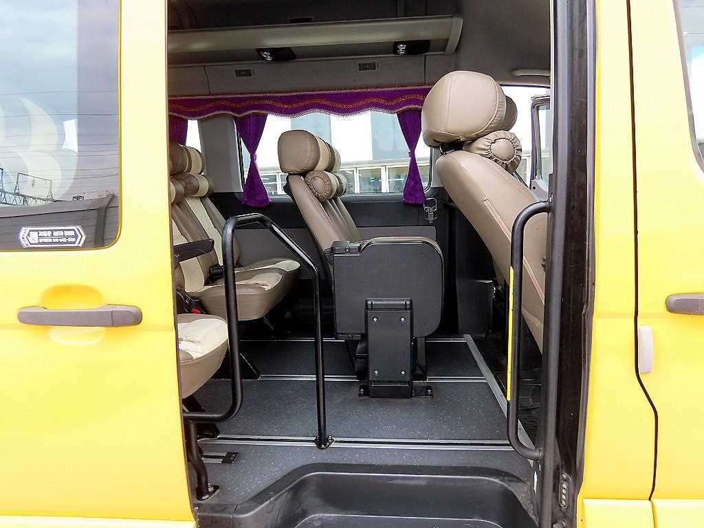 HYUNDAI Solati - Vista 6