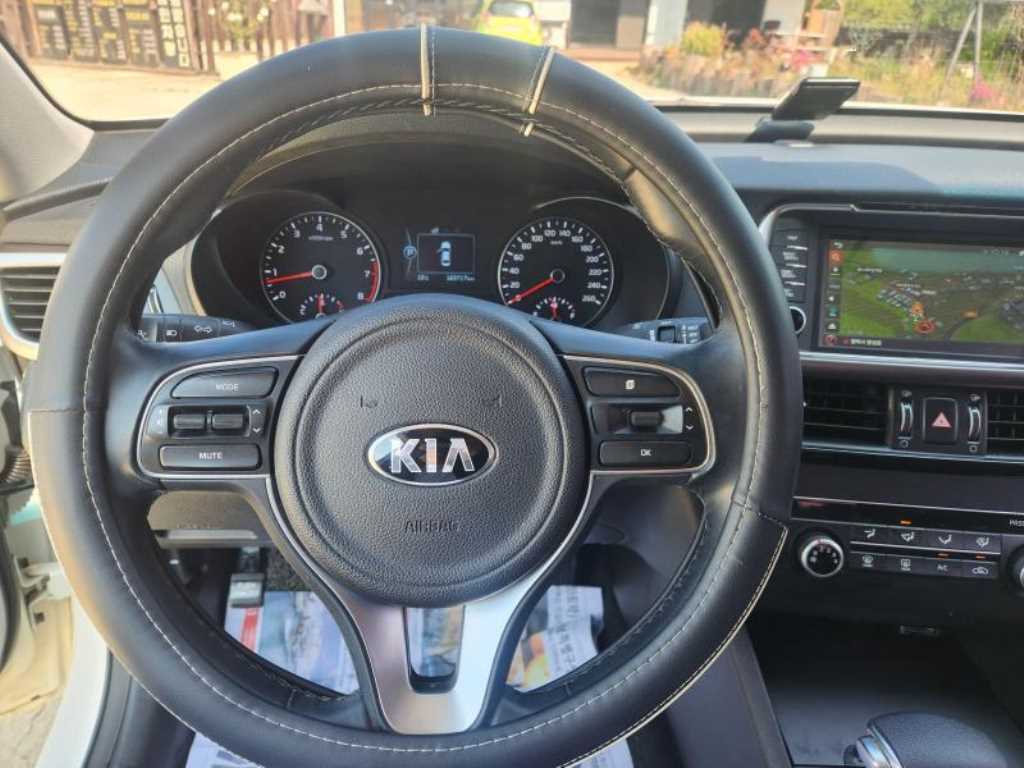 KIA K5 - Vista 6