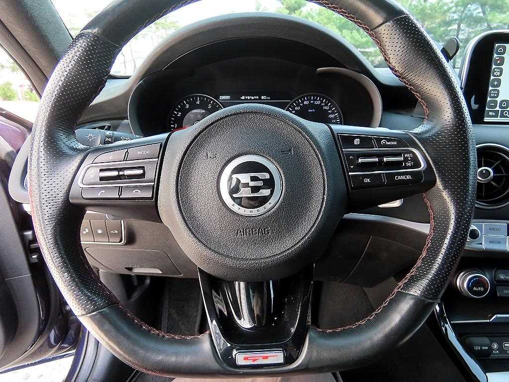 KIA Stinger - Vista 8
