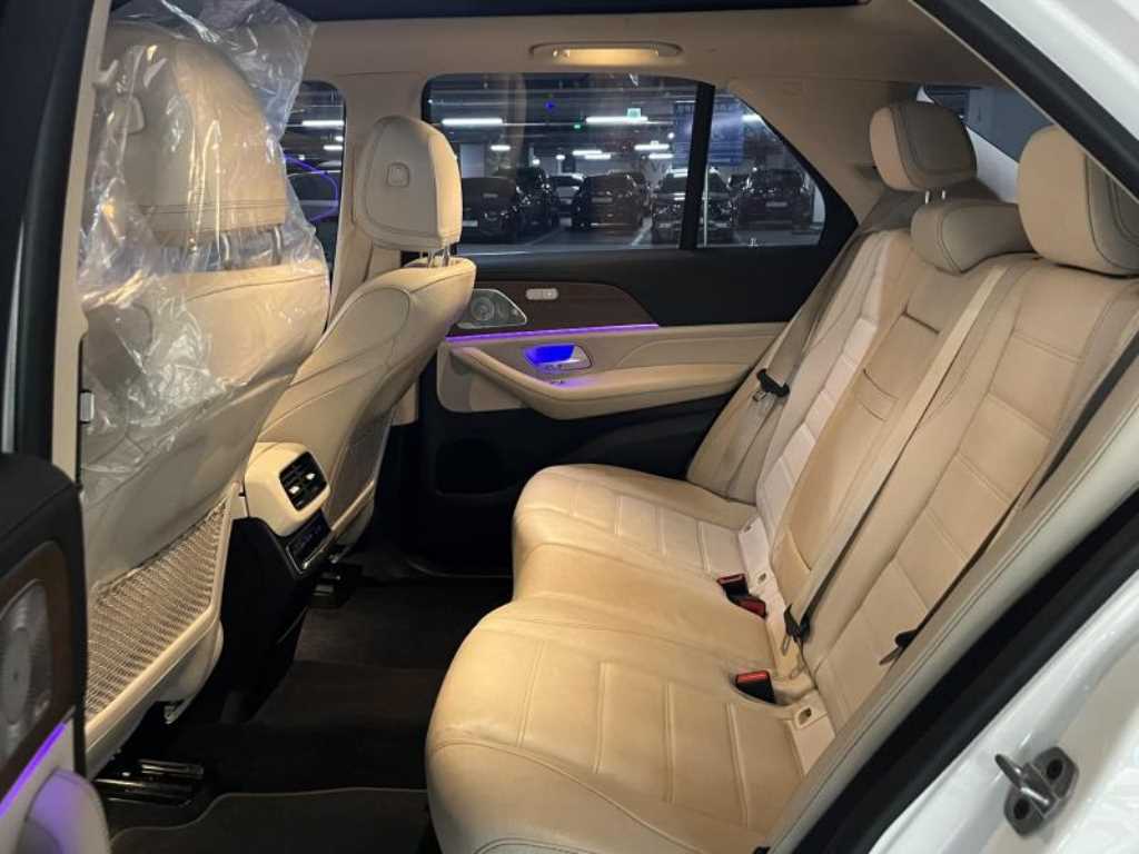 Mercedes Benz GLE Class - Vista 8
