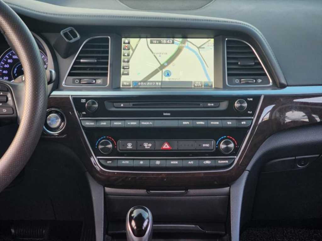 HYUNDAI Aslan - Vista 8