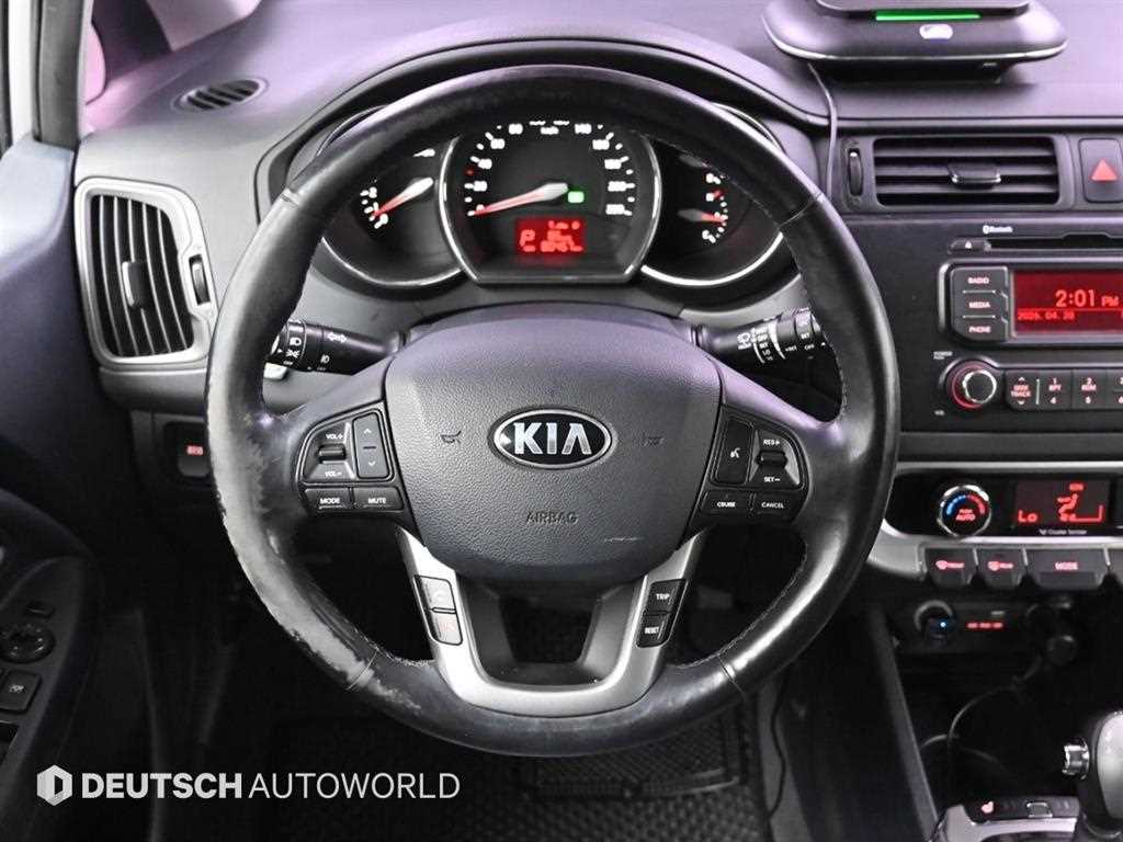 KIA Pride 2014 Plateado - Importación desde Corea - HF Imports Iquique - Foto 13