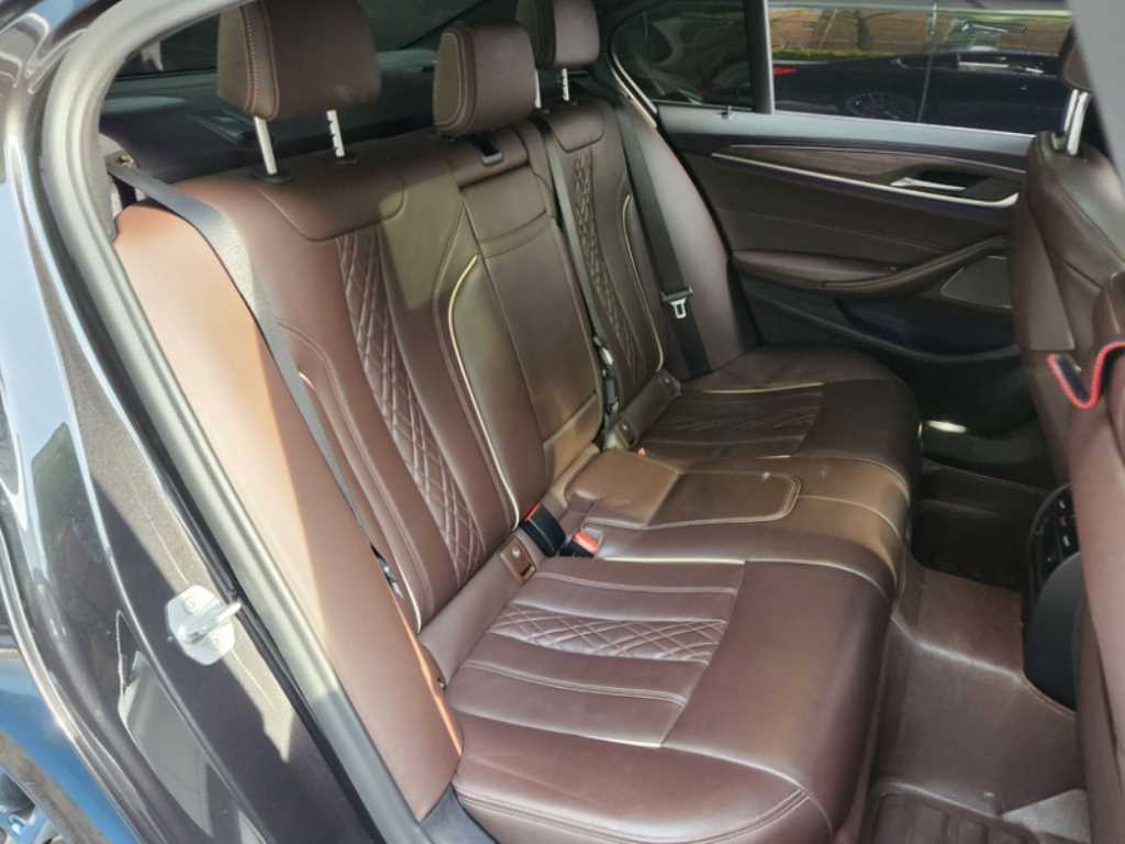 BMW 5 Series - Vista 8