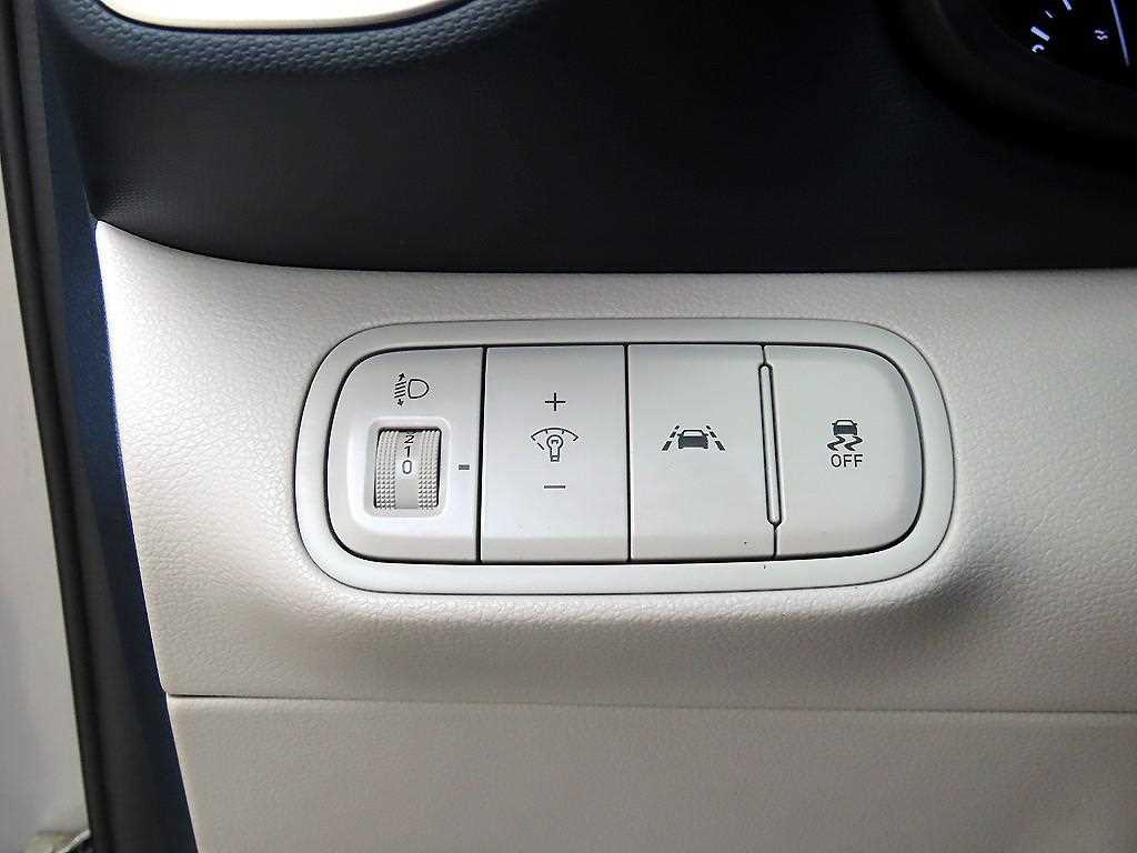 HYUNDAI Venue - Vista 12