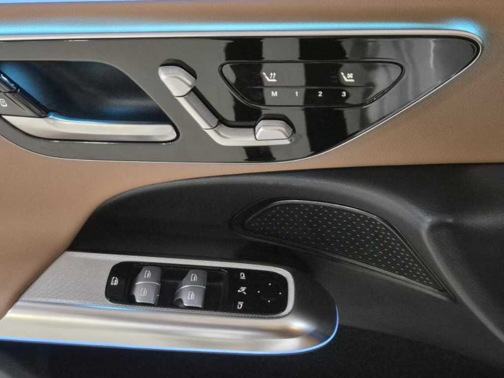 Mercedes Benz E class - Vista 11