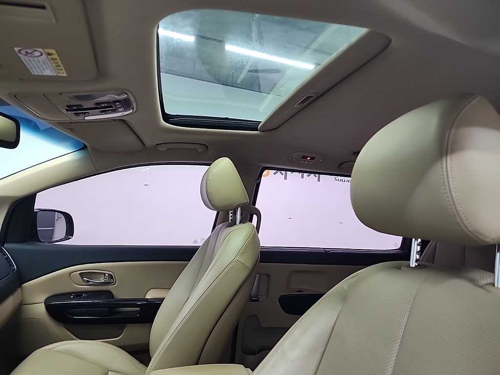 KIA Carnival 2016 Negro - Importación desde Corea - HF Imports Iquique - Foto 15