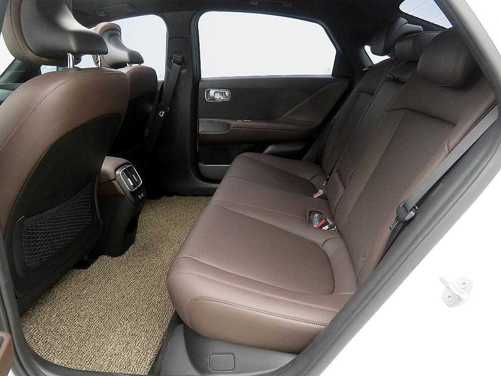 HYUNDAI Ioniq 6 - Vista 7