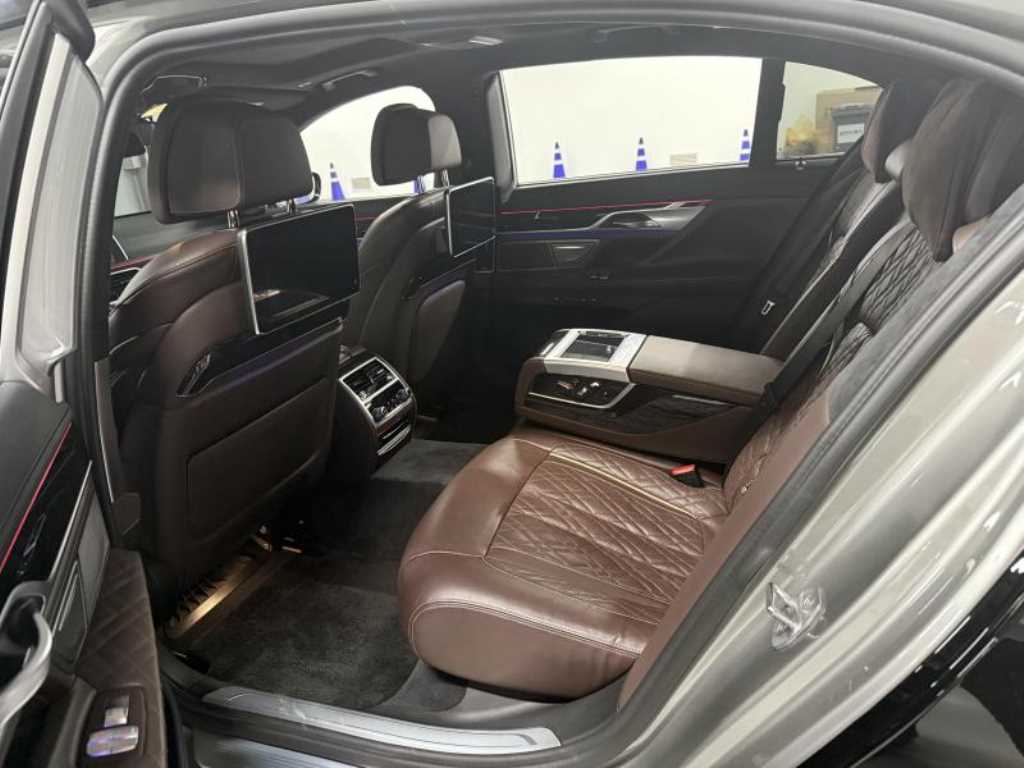 BMW 7 Series - Vista 6