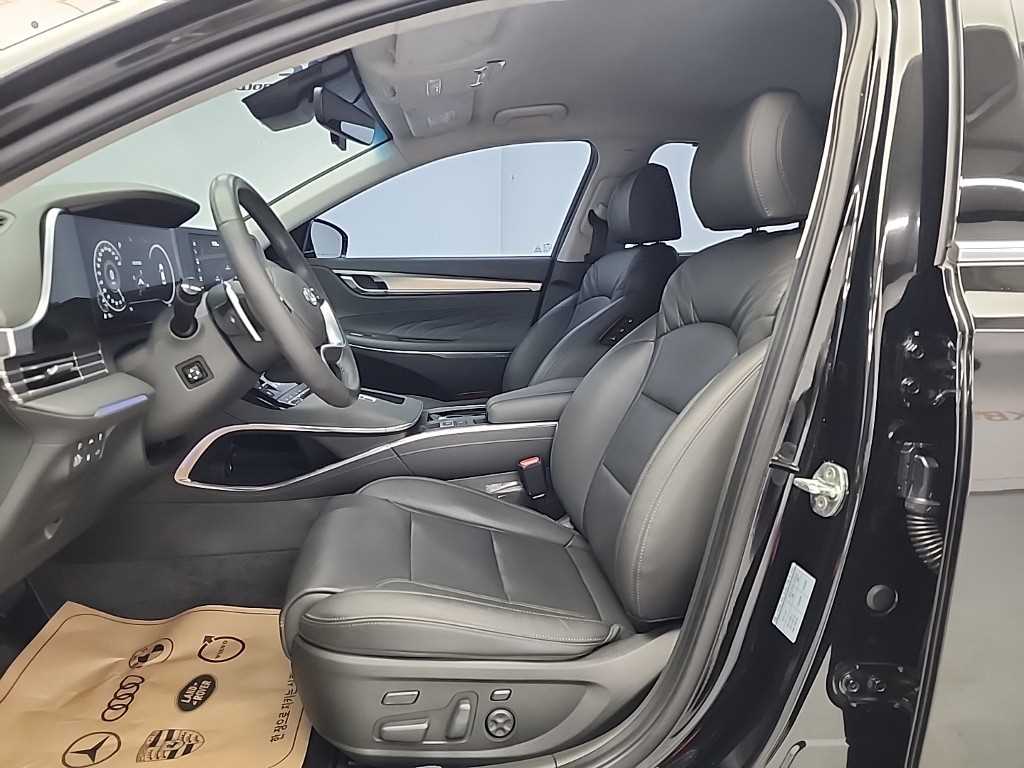 HYUNDAI Grandeur - Vista 11
