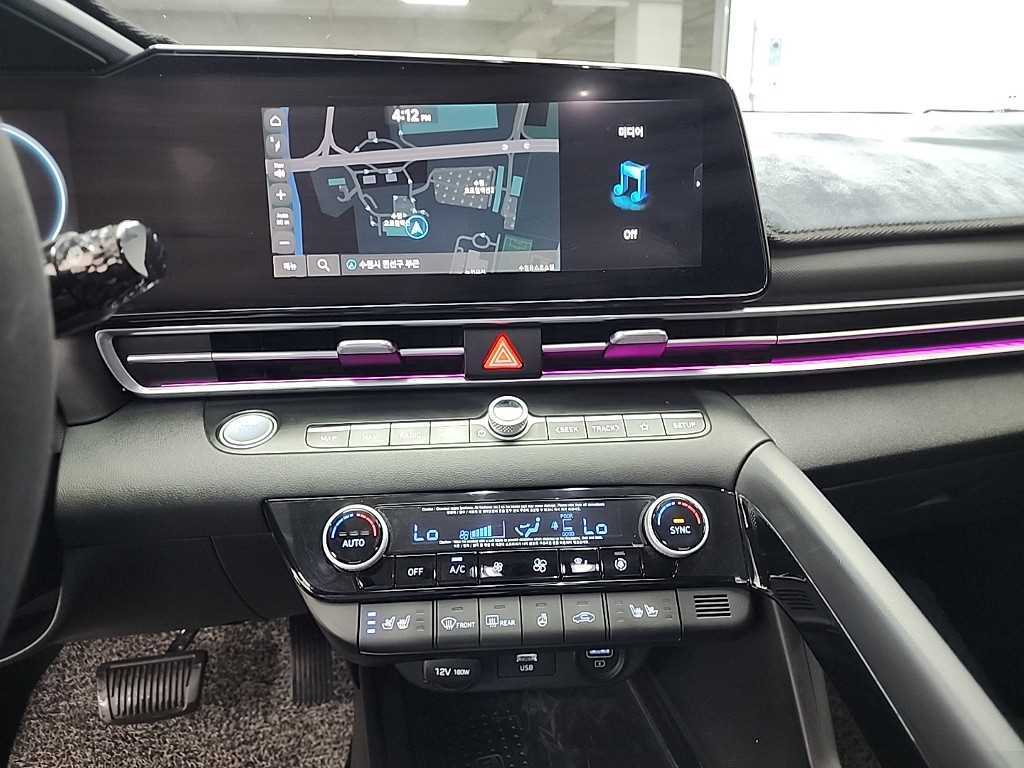 HYUNDAI Avante - Vista 10