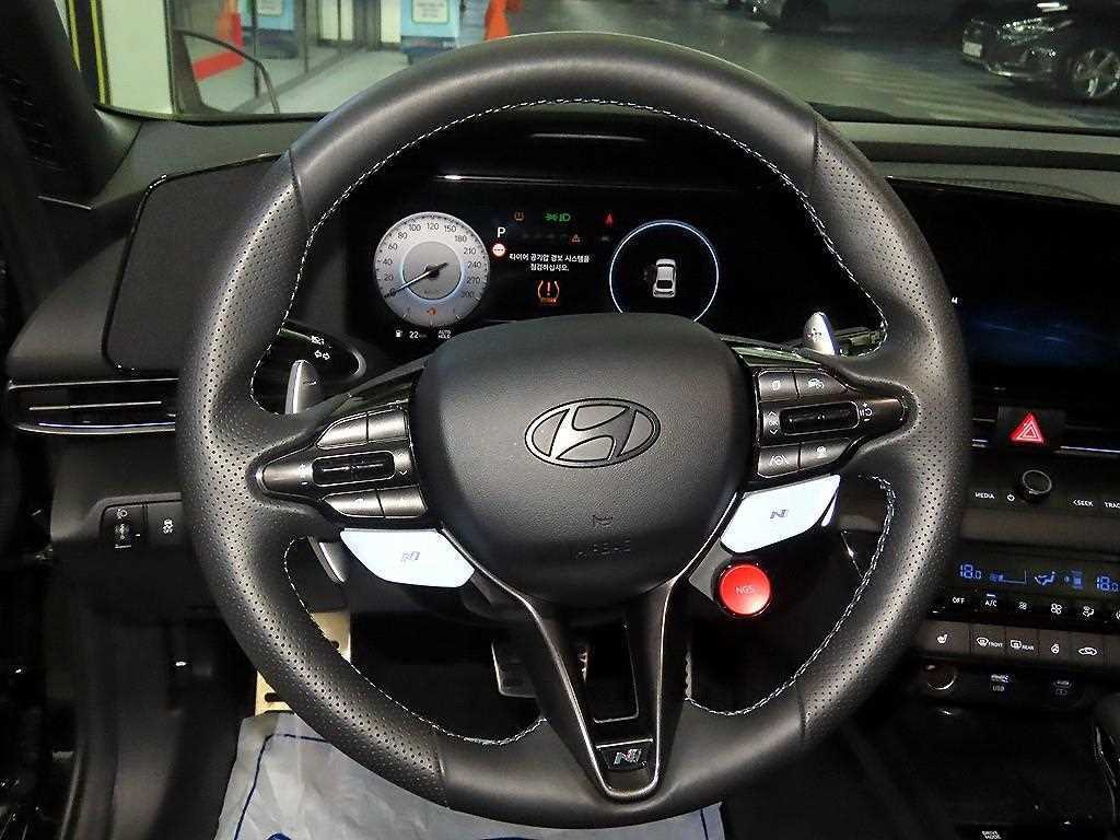 HYUNDAI Avante - Vista 8