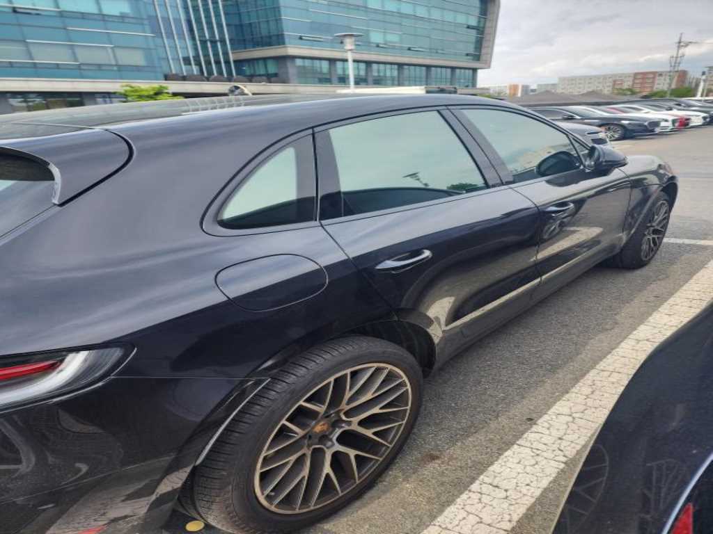 Porsche Macan - Vista 4
