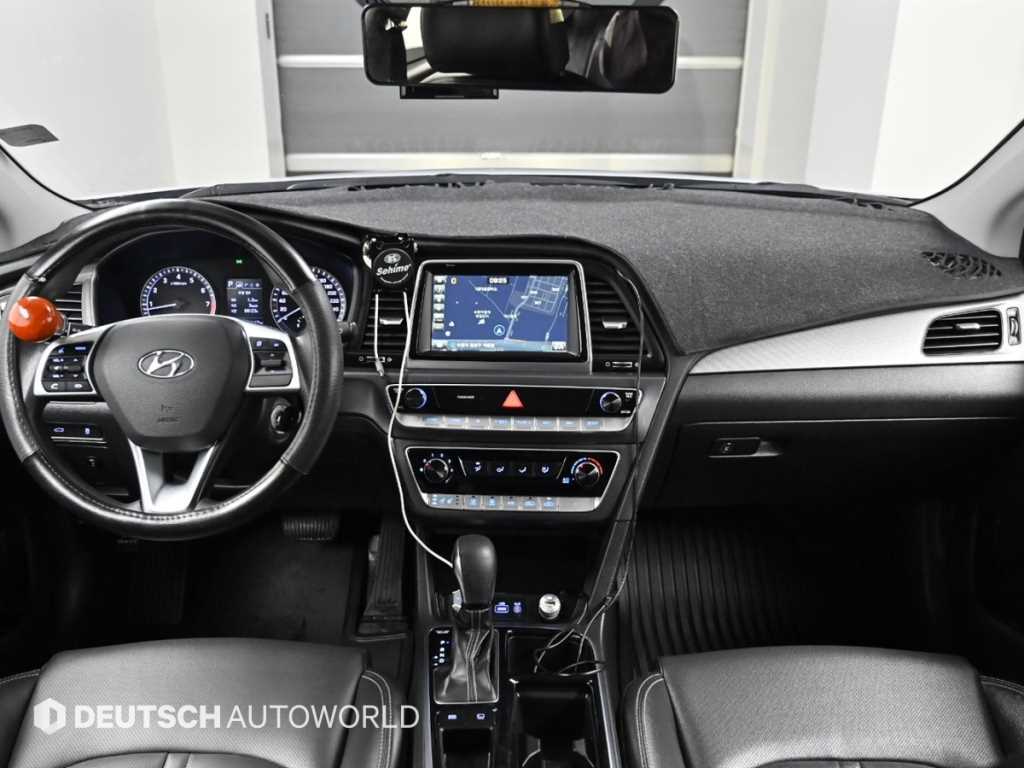 HYUNDAI Sonata - Vista 7