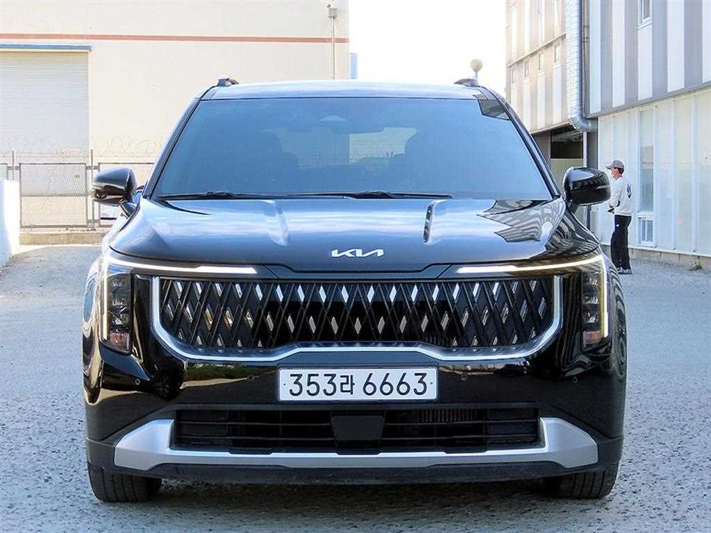 KIA Carnival 2024 Negro - Importación desde Corea - HF Imports Iquique - Foto 1