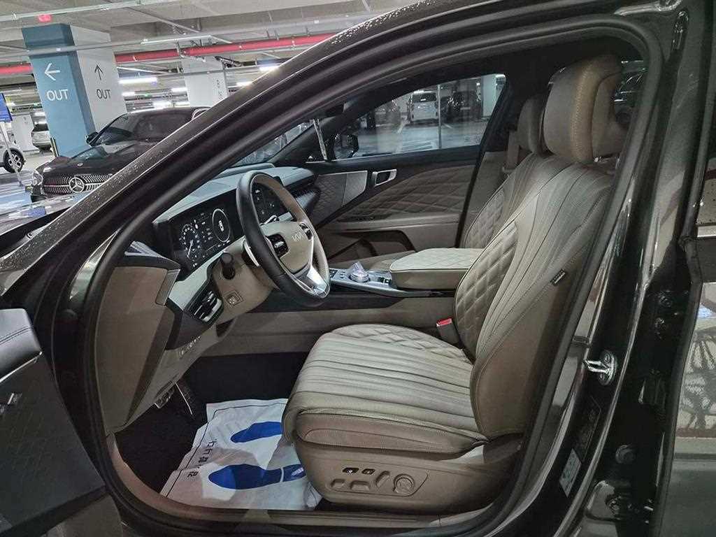 KIA K8 - Vista 6